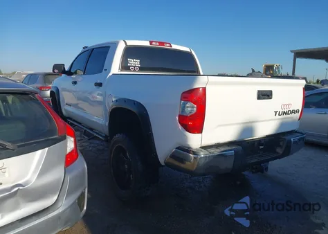 2015 Toyota Tundra Sr5 4.6L V8 z USA, uszkodzony, nr VIN 5TFEM5F17FX085006